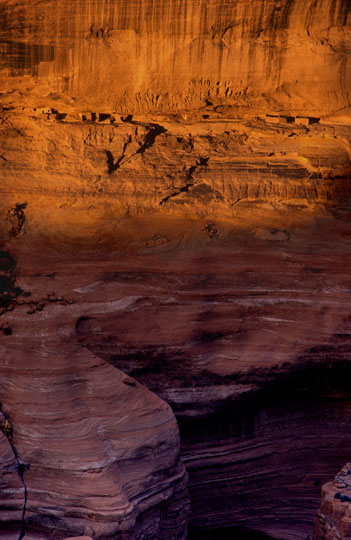 Ancient cliff ruins, Canyon de Chelly